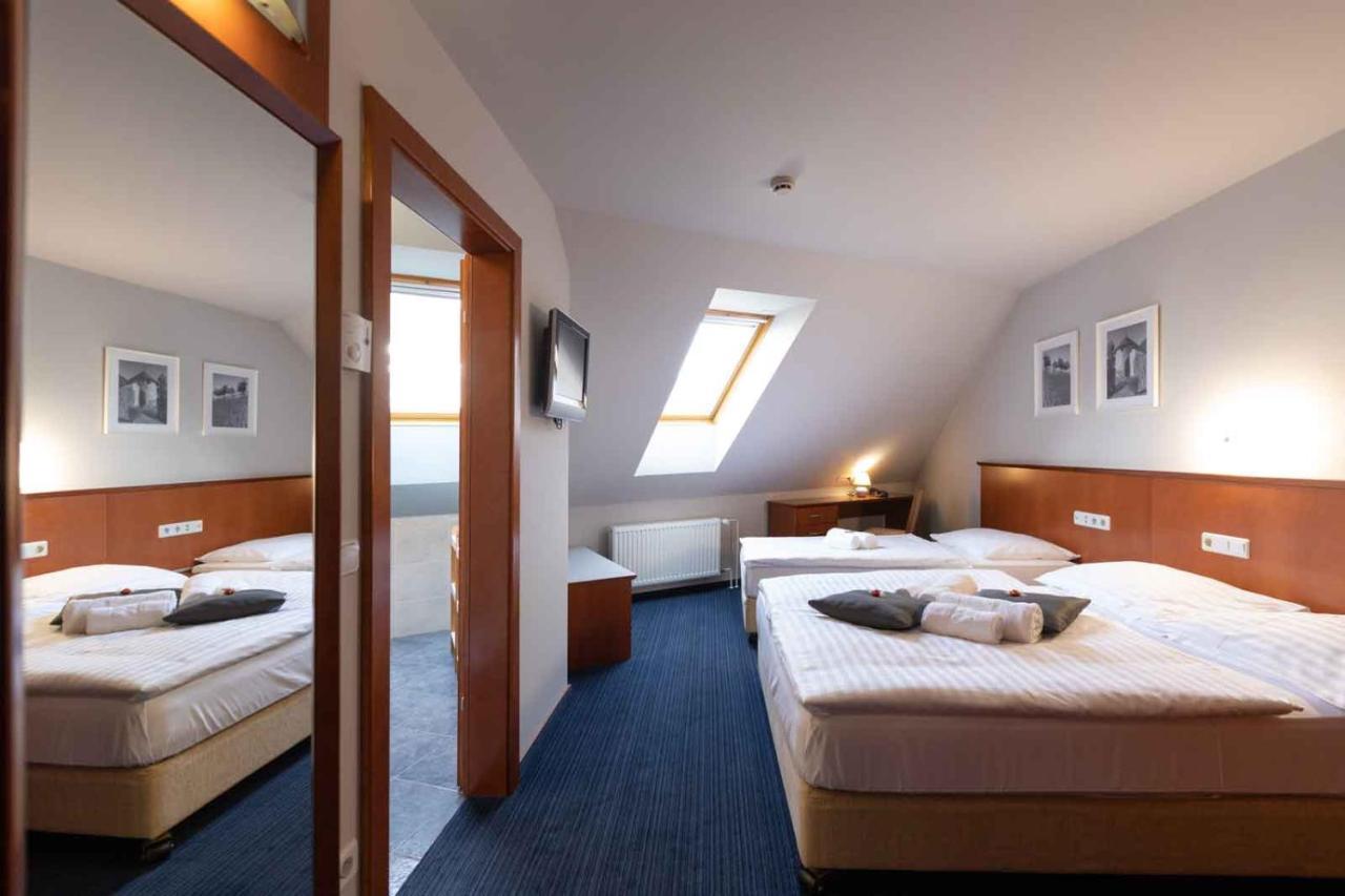 Hotel Spica Lasko ภายนอก รูปภาพ